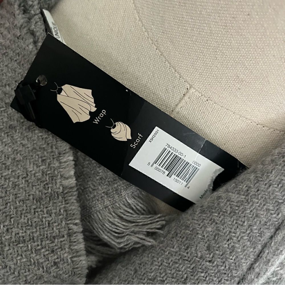 Banana Republic NWT  Grey White Plaid Poncho OS - Picture 7 of 9